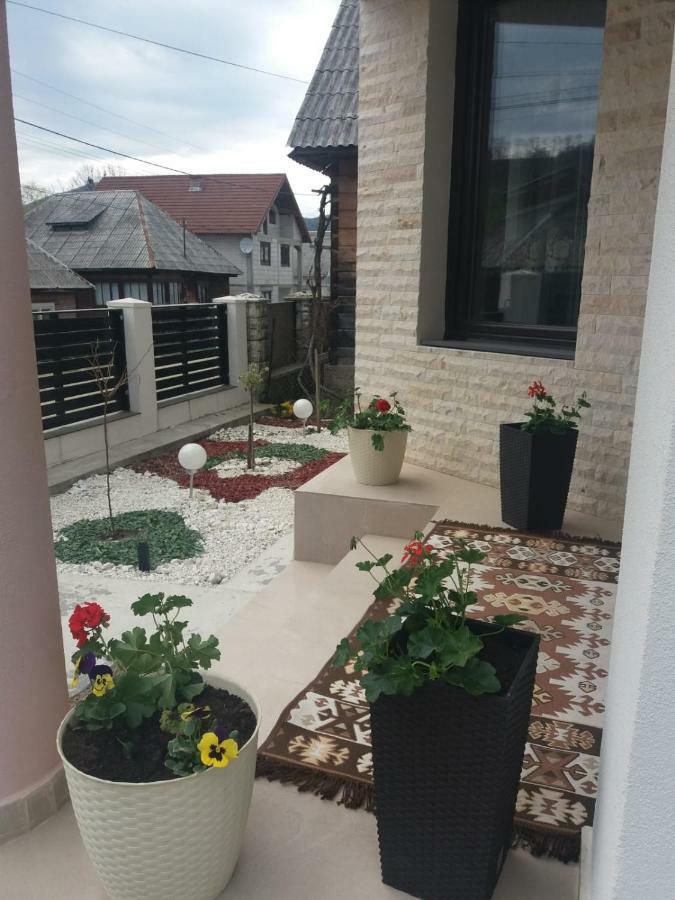 Casa Bianca Oncesti旅馆 外观 照片